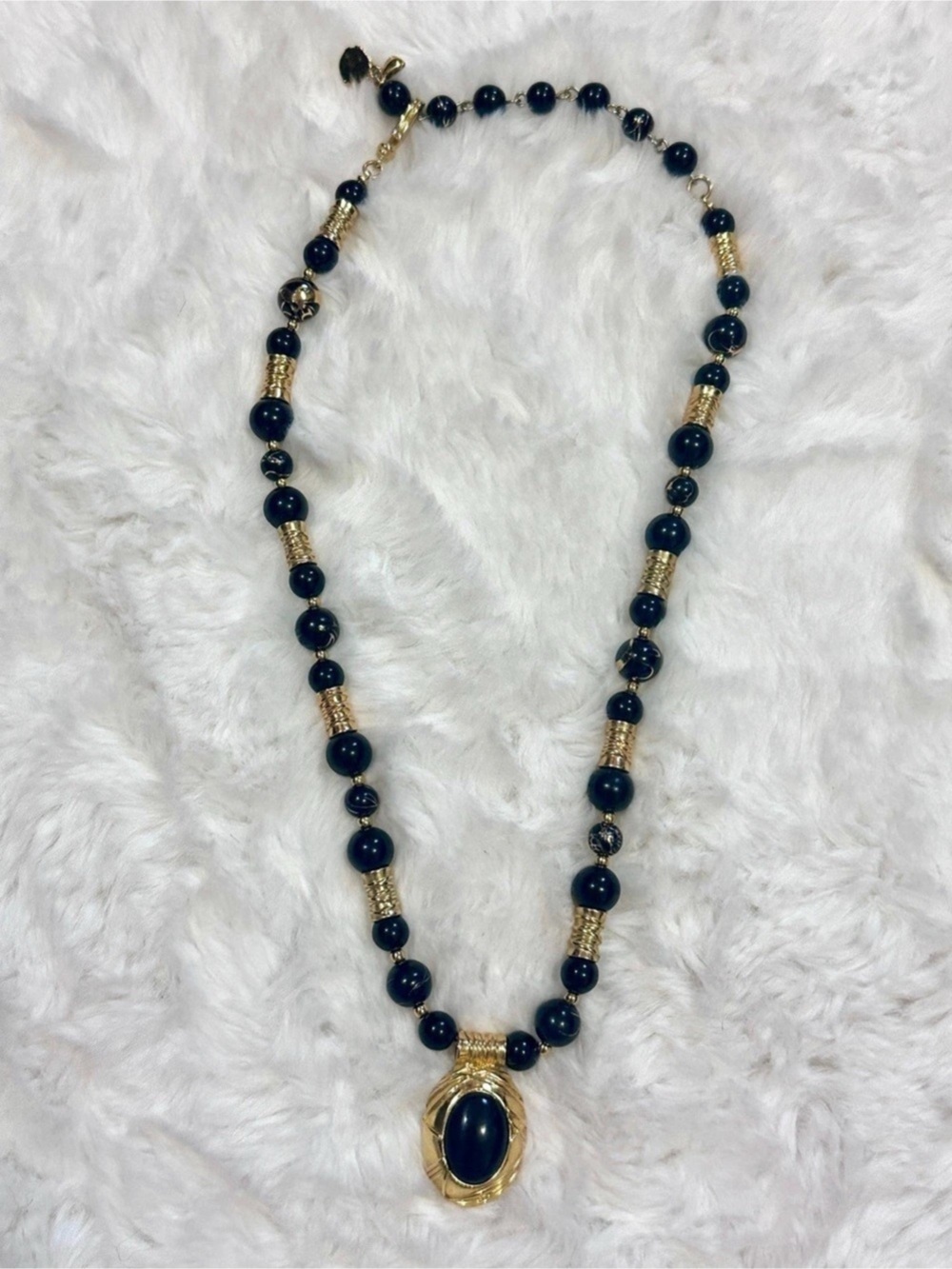 Elegant Vintage Black & Gold Beaded Pendant Necklace